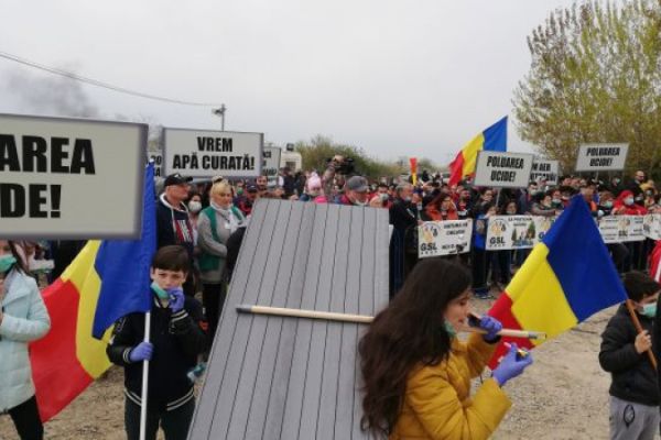 538 de reclamanti si 15 tribunale